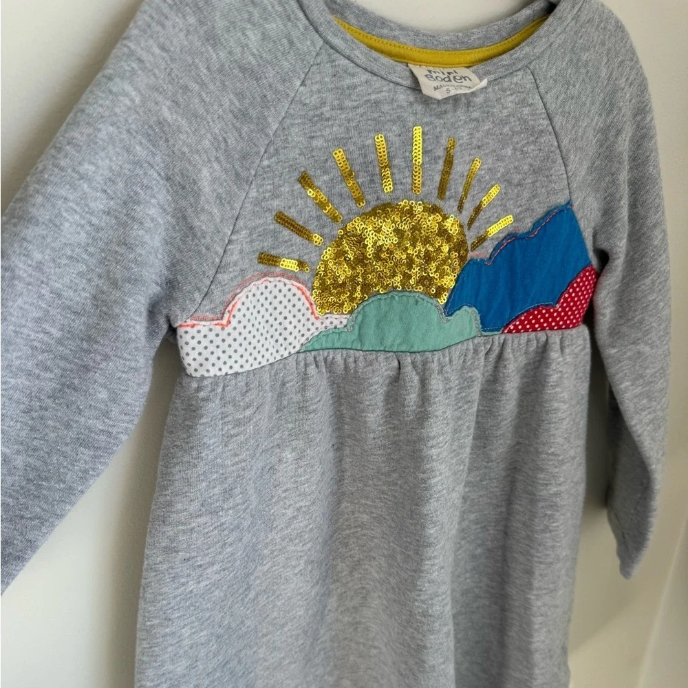 Mini Boden Gray Sun Appliqué Long Sleeve Dress Size 5-6Y